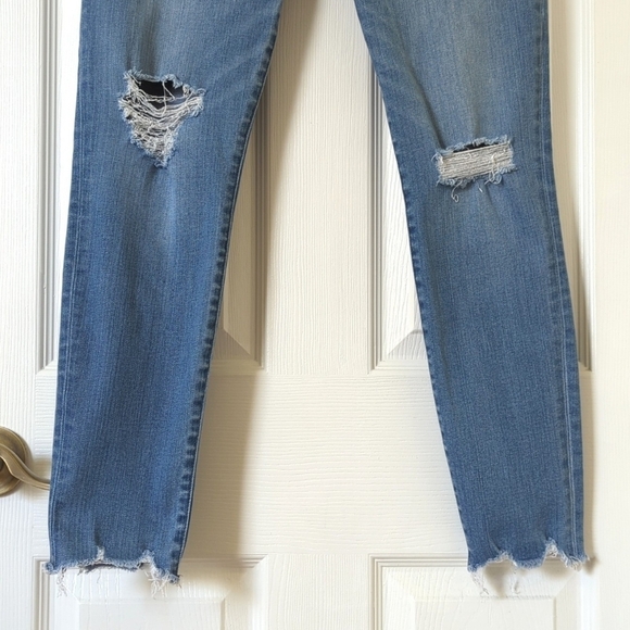Madewell Classic 9" High Rise Distressed Medium Wash Cropped Skinny Jeans 29 - Picture 3 of 15
